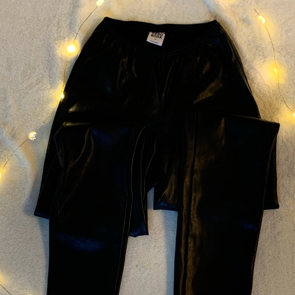 Faux-leather black pants - Picture 3 of 4